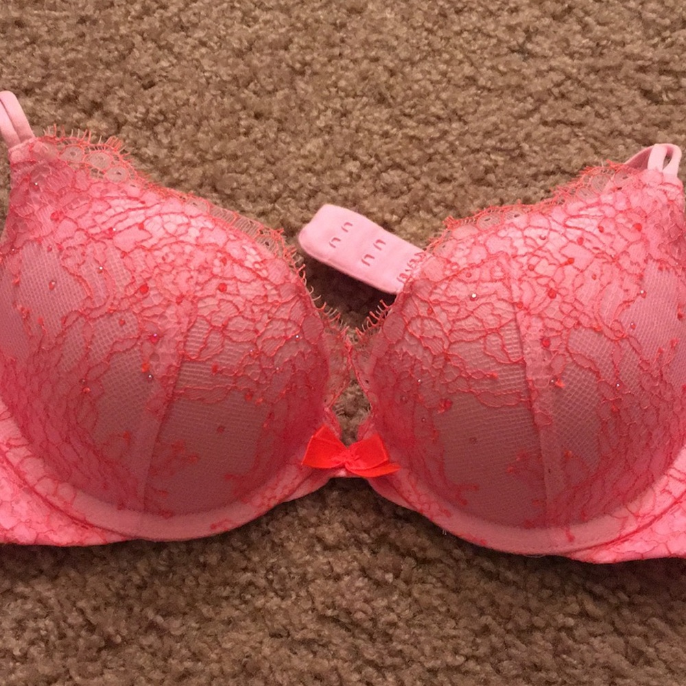 Victoria’s Secret very sexy push-up bra